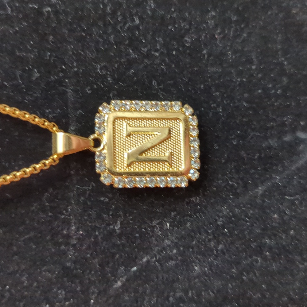 NWOT (261) Gold toned Necklace with Initial "N" Pendant - costume jewelry